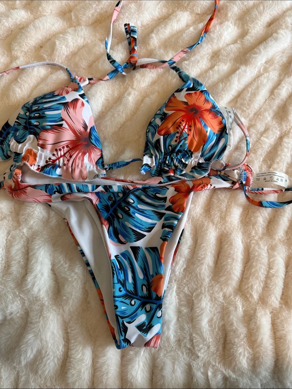 BUNDLE SIZE M  Women’s Bikini Tops sets